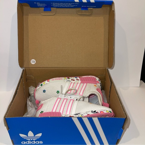 Hello kitty adidas size 8K - Picture 3 of 13